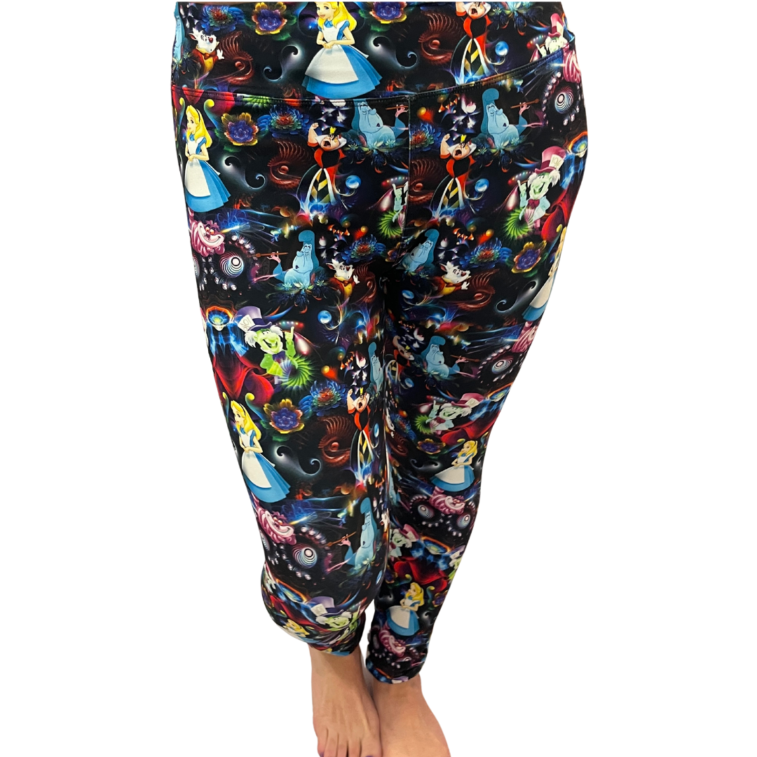WOMAN WEARING EXTRA PLUS DISNEY LEGGINGS
