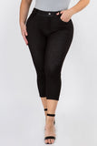 WOMAN WEARING PLUS SIZE BLACK JEGGING CAPRIS