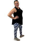 WOMAN WEARING PLUS SIZE NAVY PATTERNED LEGGINGS