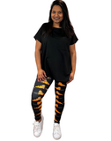 WOMAN WEARING EXTRA PLUS GARFIELD LEGGINGS