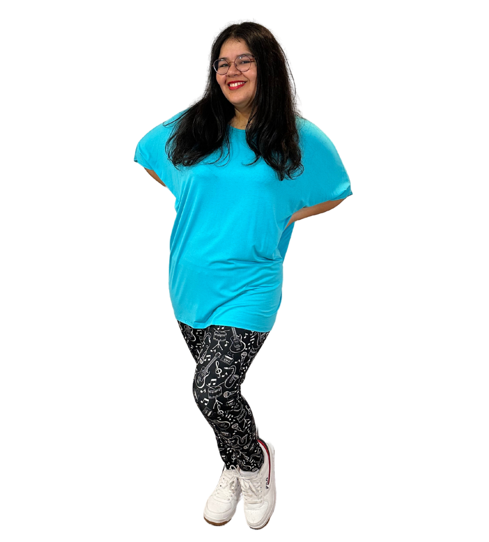 WOMAN WEARING EXTRA CURVY MUSIC LEGGINGS