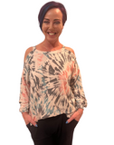 WOMAN WEARING PLUS SIZE TIE-DYE SWEATER WITH OPEN SHOULDERS