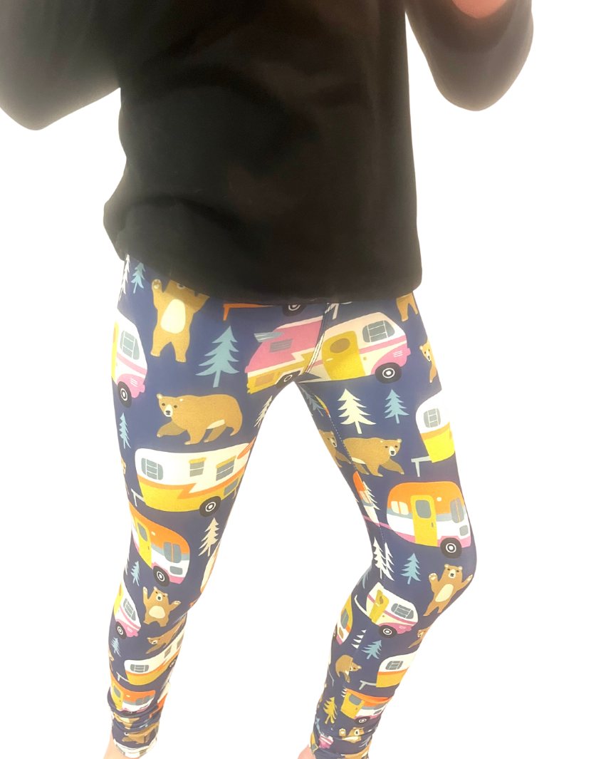 GIRL WEARING CAMPING LEGGINGS