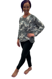 WOMAN WEARING BLACK YOGA LEGGINGS