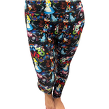 WOMAN WEARING EXTRA PLUS DISNEY LEGGINGS