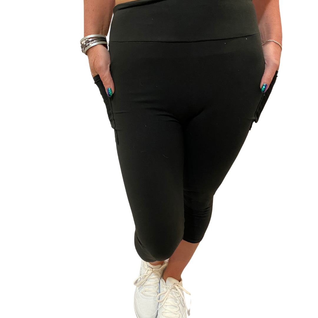 PLUS SIZE BLACK YOGA BAND CAPRI LEGGINGS WITH POCKETS – Luv 21 Leggings &  Apparel Inc.