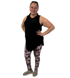 WOMAN WEARING EXTRA PLUS SHANIA LEGGINGS