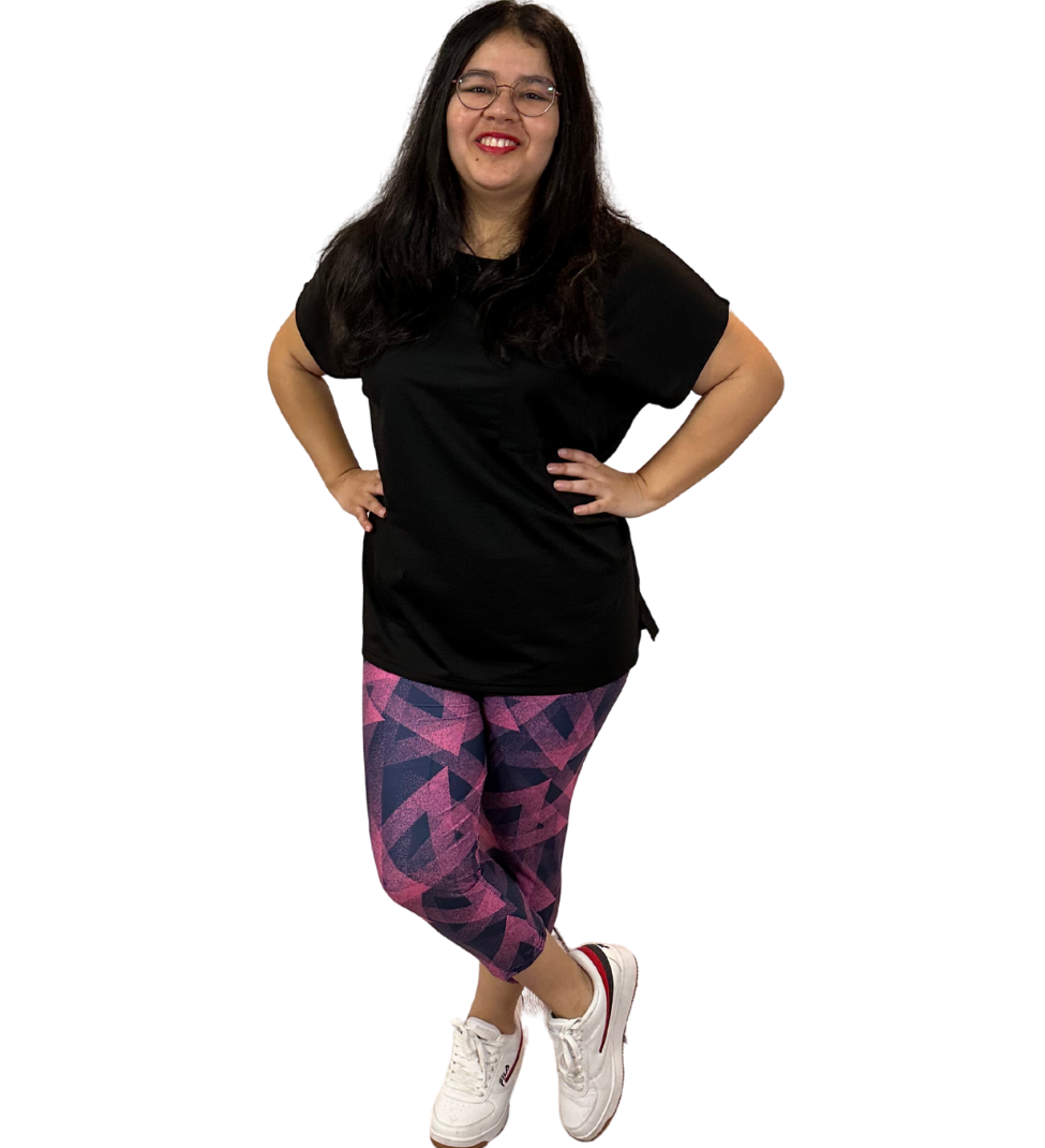 WOMAN WEARING CURVY NAVY AND PINK CAPRIS