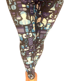 WOMAN WEARING EXTRA PLUS HEALTHCARE LEGGINGS