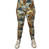 WOMAN WEARING PLUS SIZE HORSE LEGGINGS