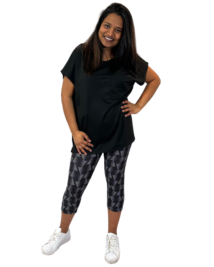 PLUS SIZE SUBTLE BLACK PATTERN YOGA BAND LEGGING CAPRIS WITH