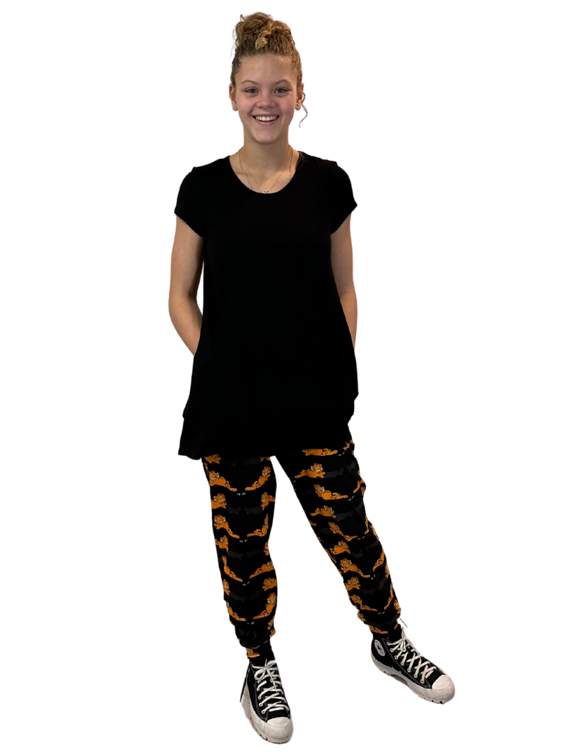 https://www.luv21.ca/cdn/shop/products/REGULARGARFIELDJOGGERS2.png?v=1680778906